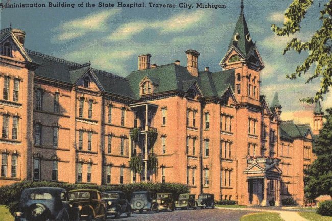 Traverse_City_State_Hospital_postcard_circa_1930